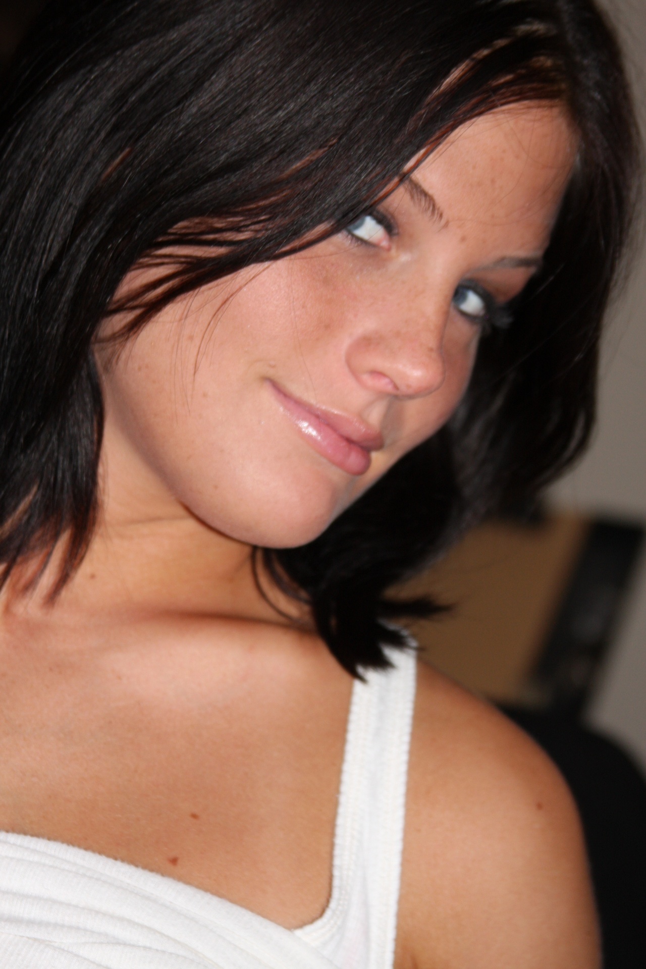 Coed Makayla for adult chat and masturbation.